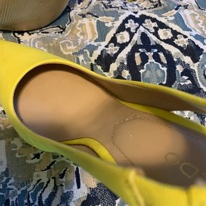 Yellow Aldo heels size 6
